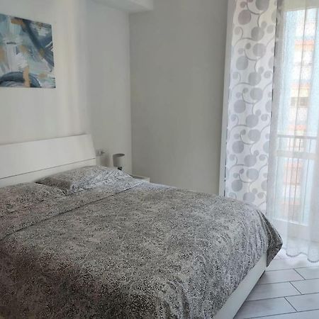 Ampio Bilocale In Zona Porta Vittoria / Corso Lodi Apartamento Milão Exterior foto