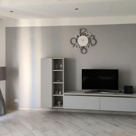 Ampio Bilocale In Zona Porta Vittoria / Corso Lodi Apartamento Milão Exterior foto
