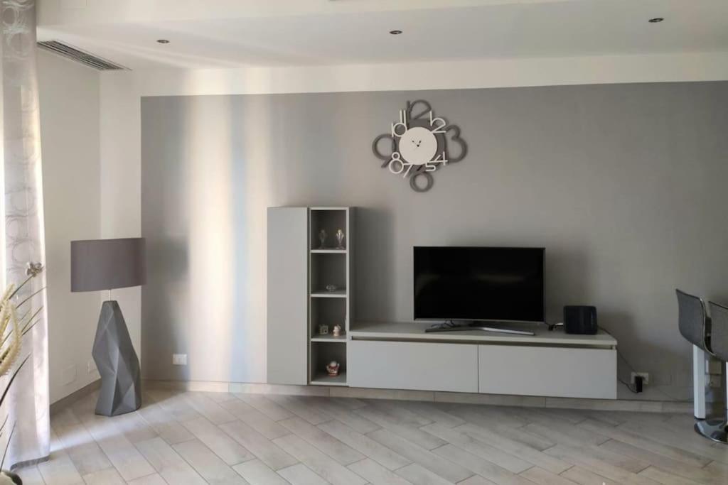 Ampio Bilocale In Zona Porta Vittoria / Corso Lodi Apartamento Milão Exterior foto