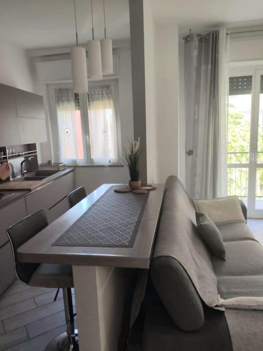 Ampio Bilocale In Zona Porta Vittoria / Corso Lodi Apartamento Milão Exterior foto