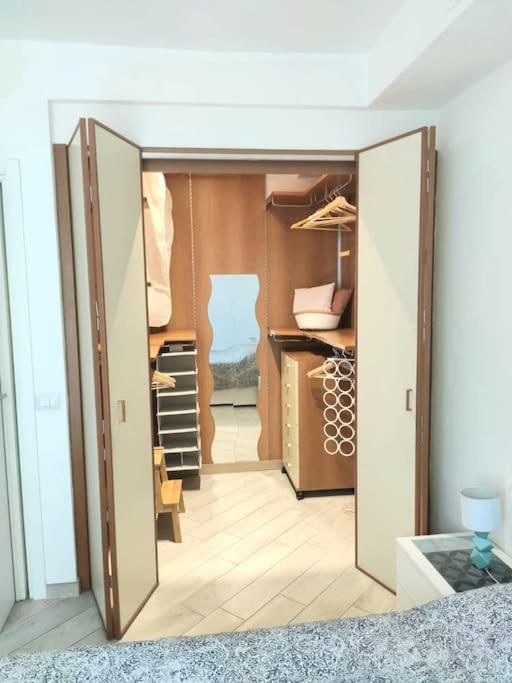 Ampio Bilocale In Zona Porta Vittoria / Corso Lodi Apartamento Milão Exterior foto